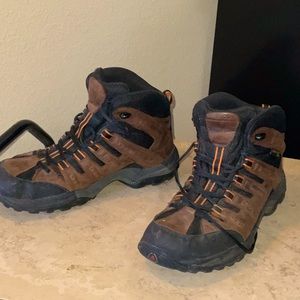 Ecco gore Tex XCR TENNIS SHOES WORK SNEAKERS size 8- 8 1/2